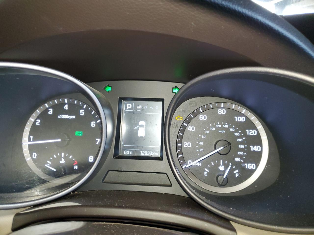 2017 Hyundai Santa Fe - Image 9