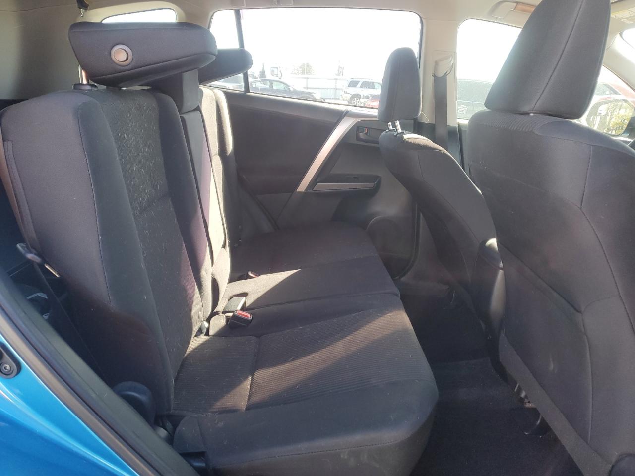 2016 Toyota RAV 4 - Image 11