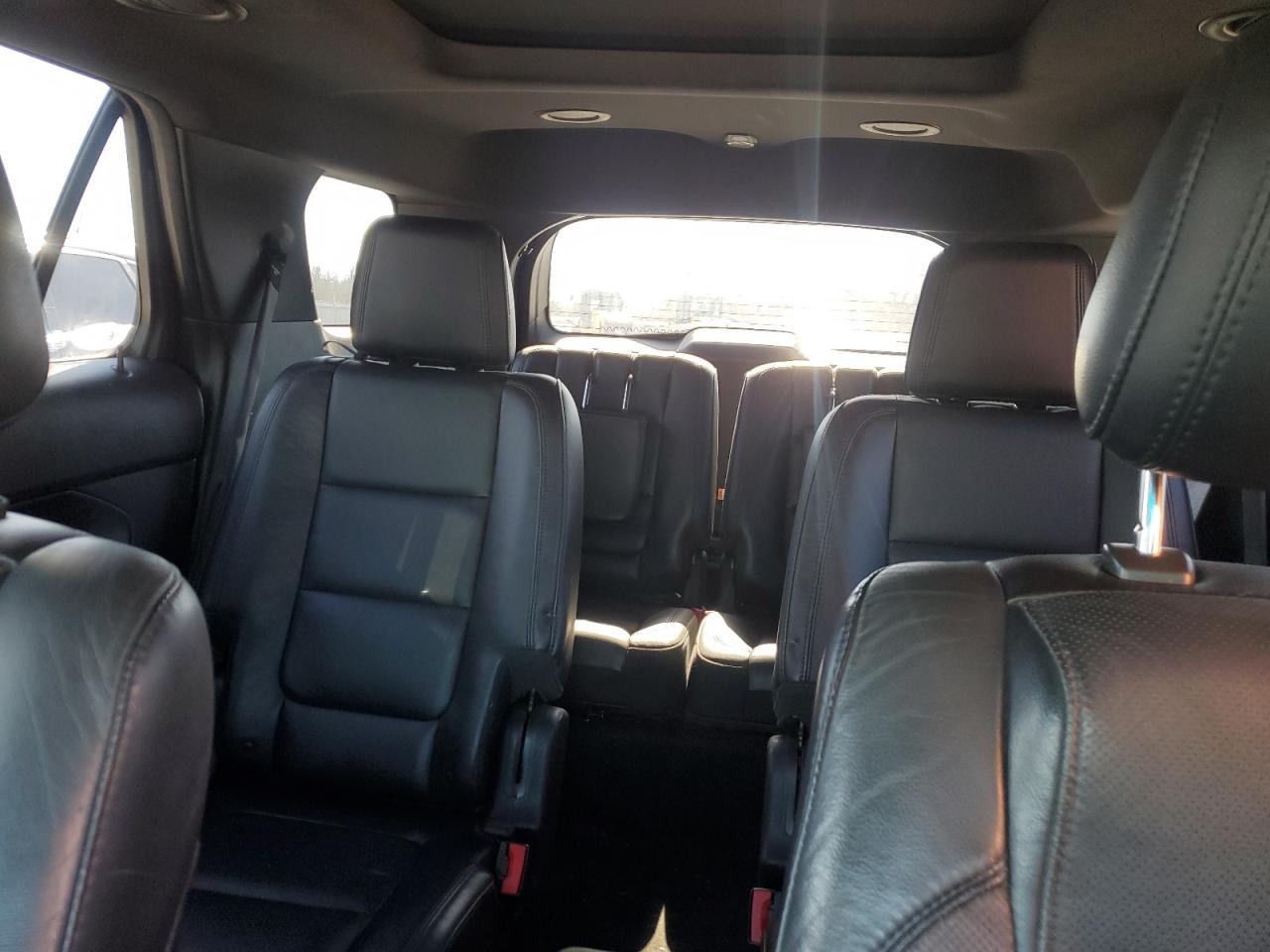 2014 Ford Explorer - Image 10