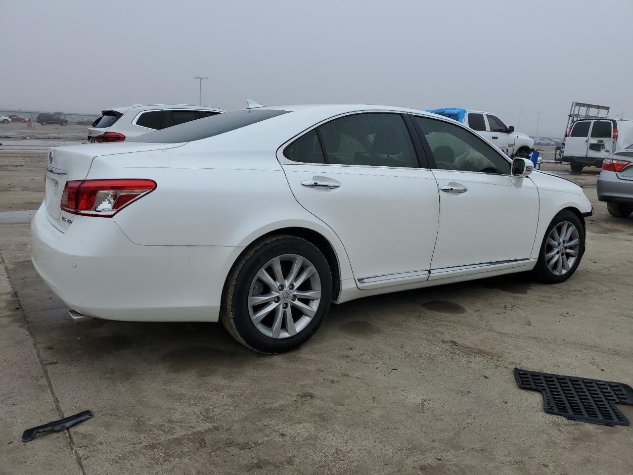 2012 Lexus ES - Image 3