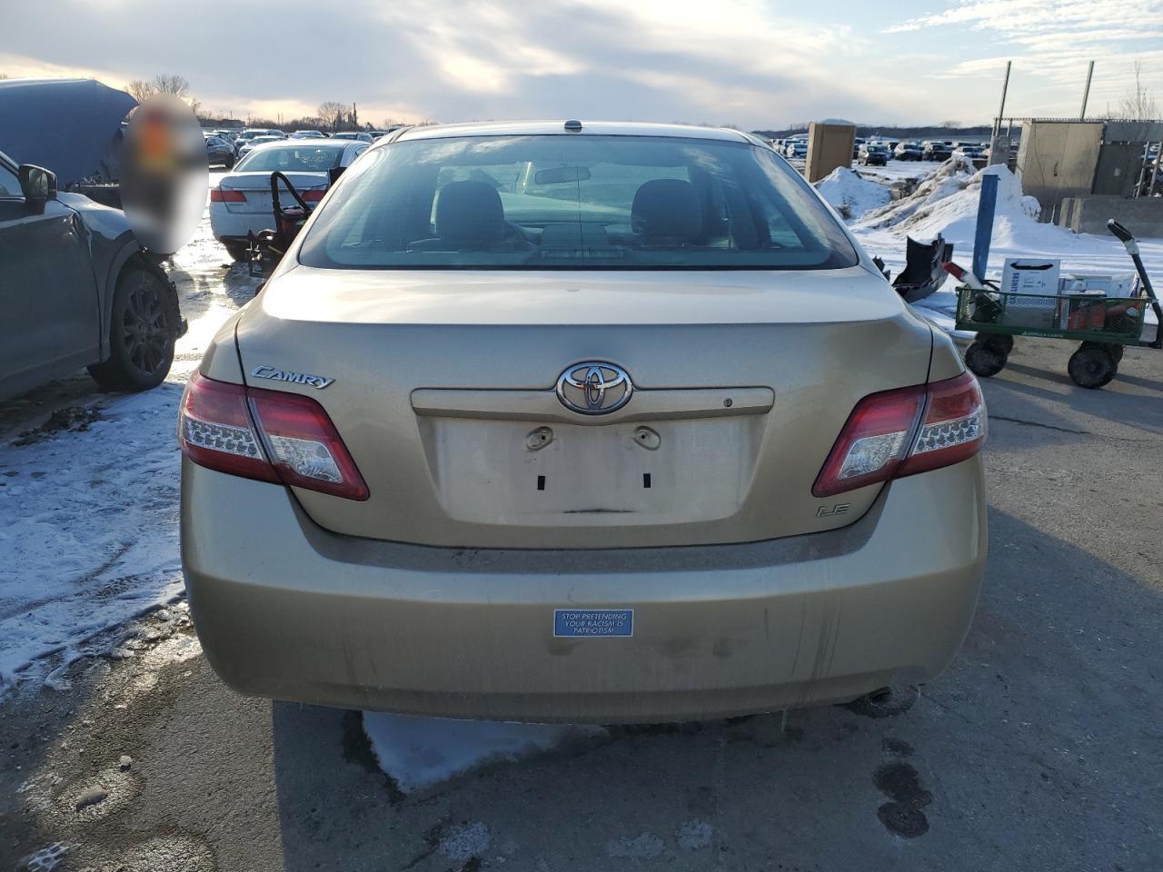 2011 Toyota Camry - Image 6