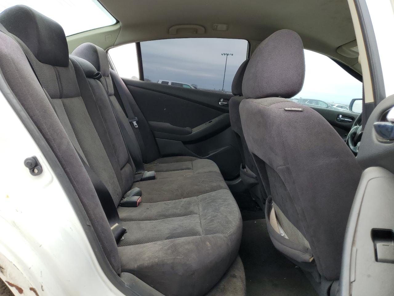 2009 Nissan Altima - Image 10