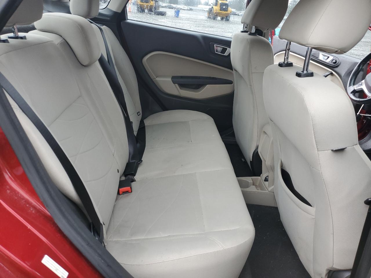 2014 Ford Fiesta - Image 10