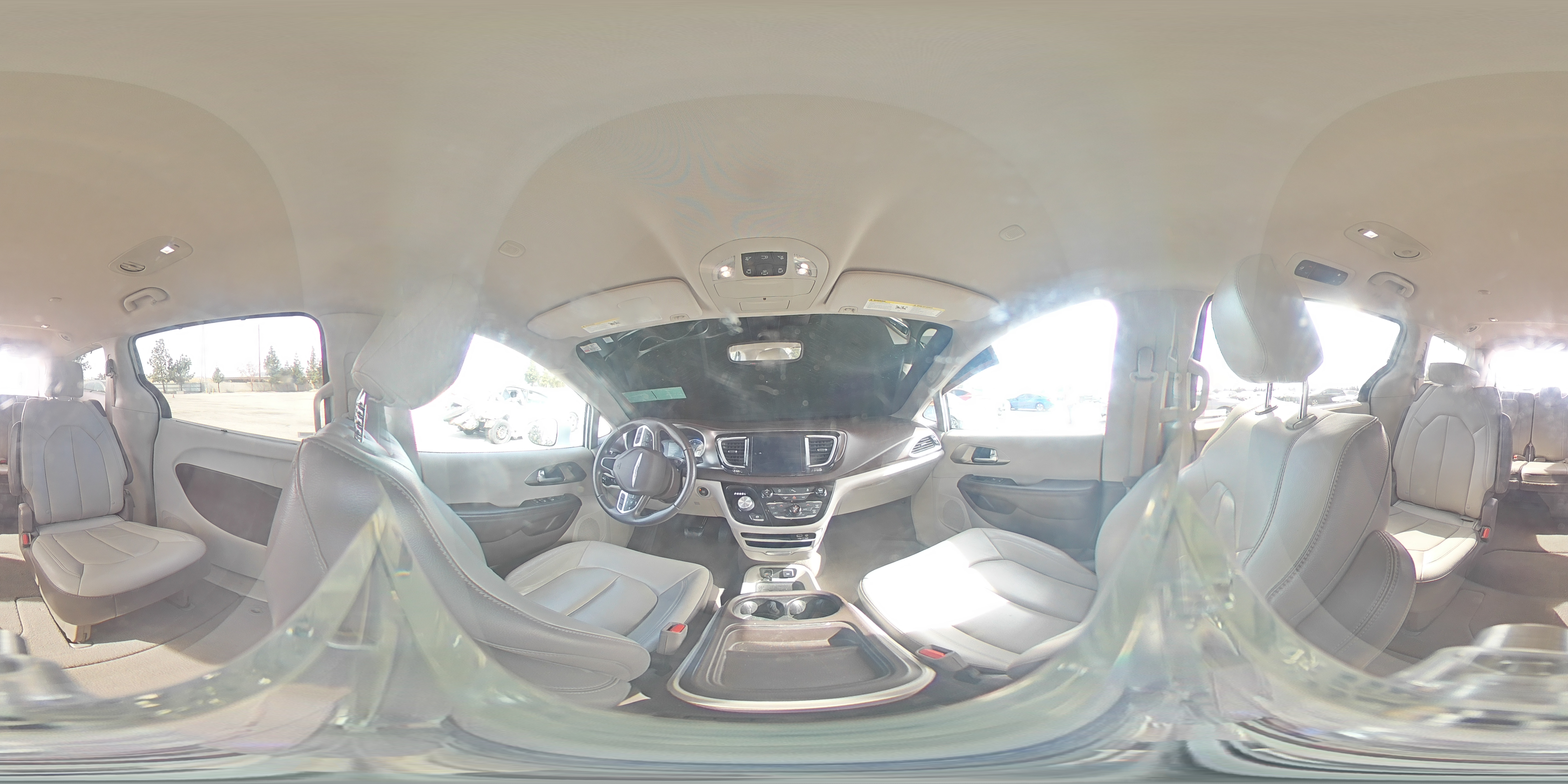 2017 Chrysler Pacifica - Image 13