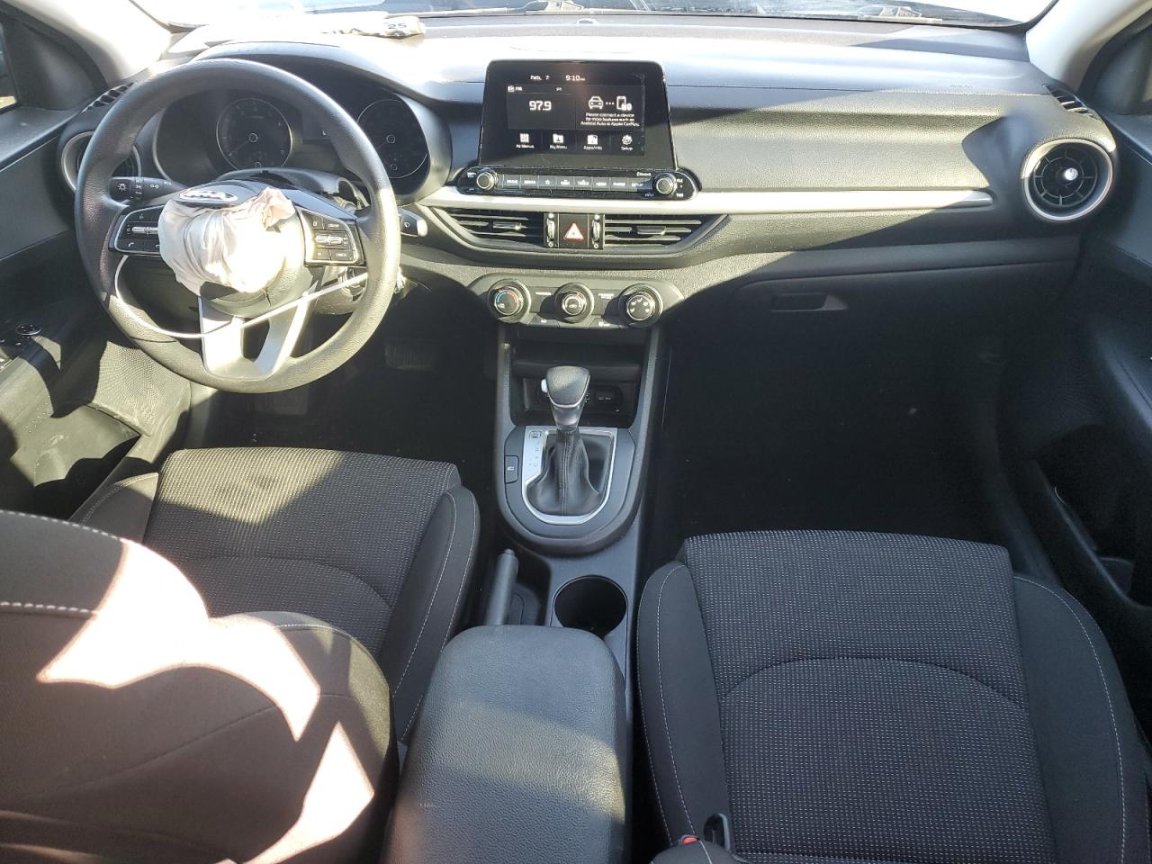 2020 Kia Forte - Image 8