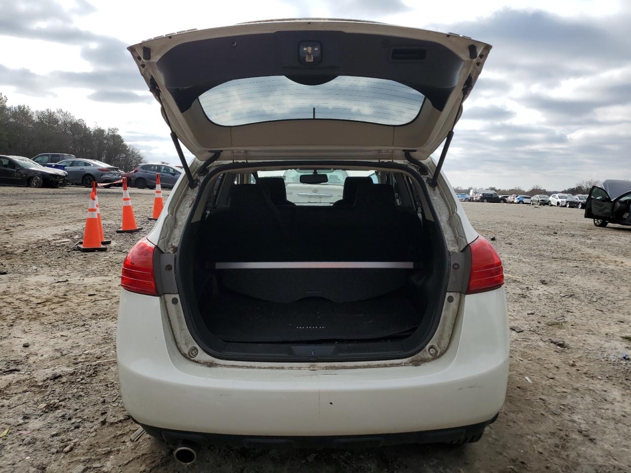 2010 Nissan Rogue - Image 6