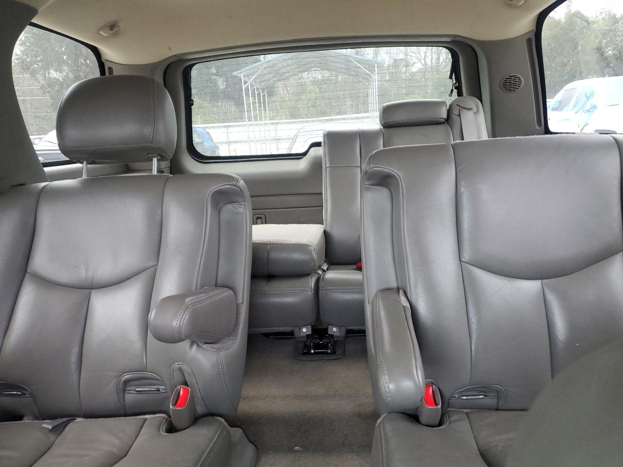 2006 Chevrolet Tahoe - Image 10