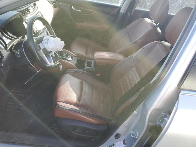 NISSAN ROGUE 2017 Srebrny