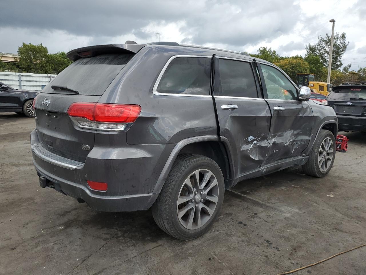 2017 Jeep Grand Cherokee - Image 3