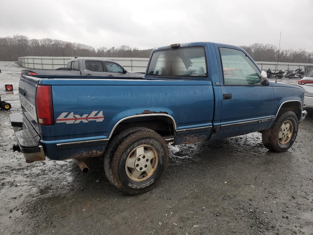 1992 Chevrolet GMT-400 - Image 3