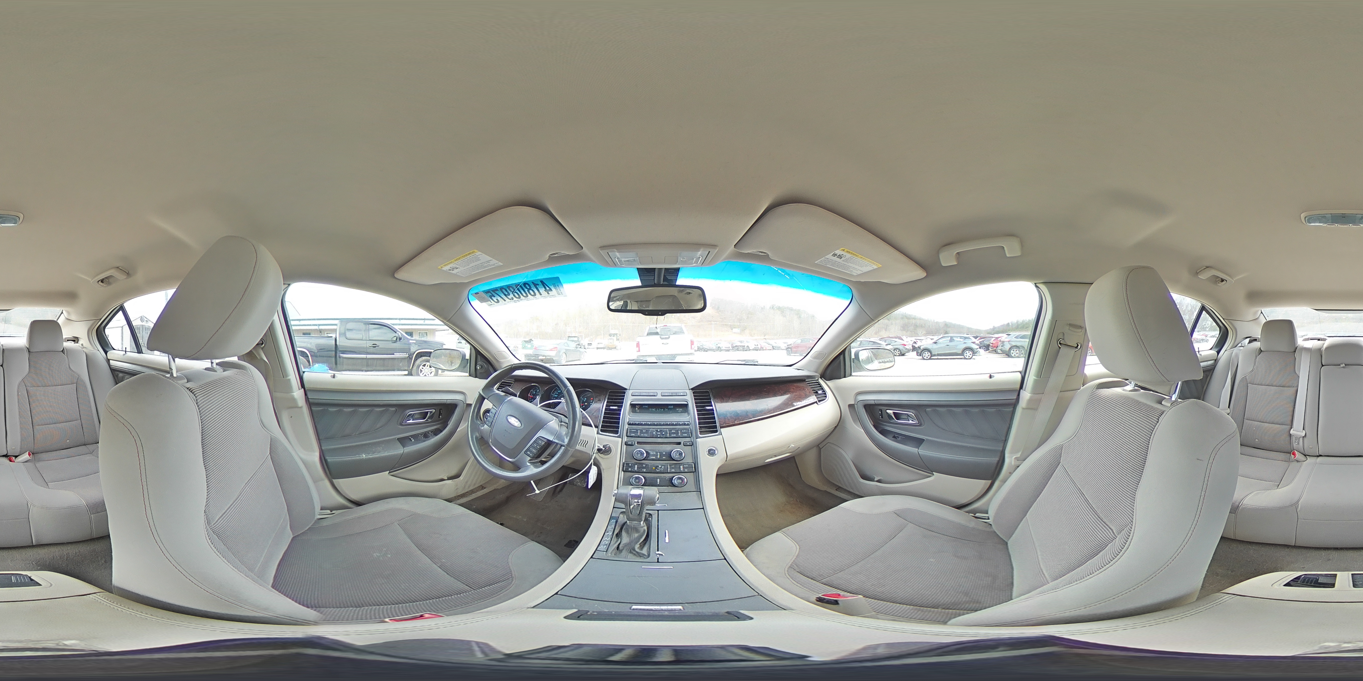 2010 Ford Taurus - Image 12