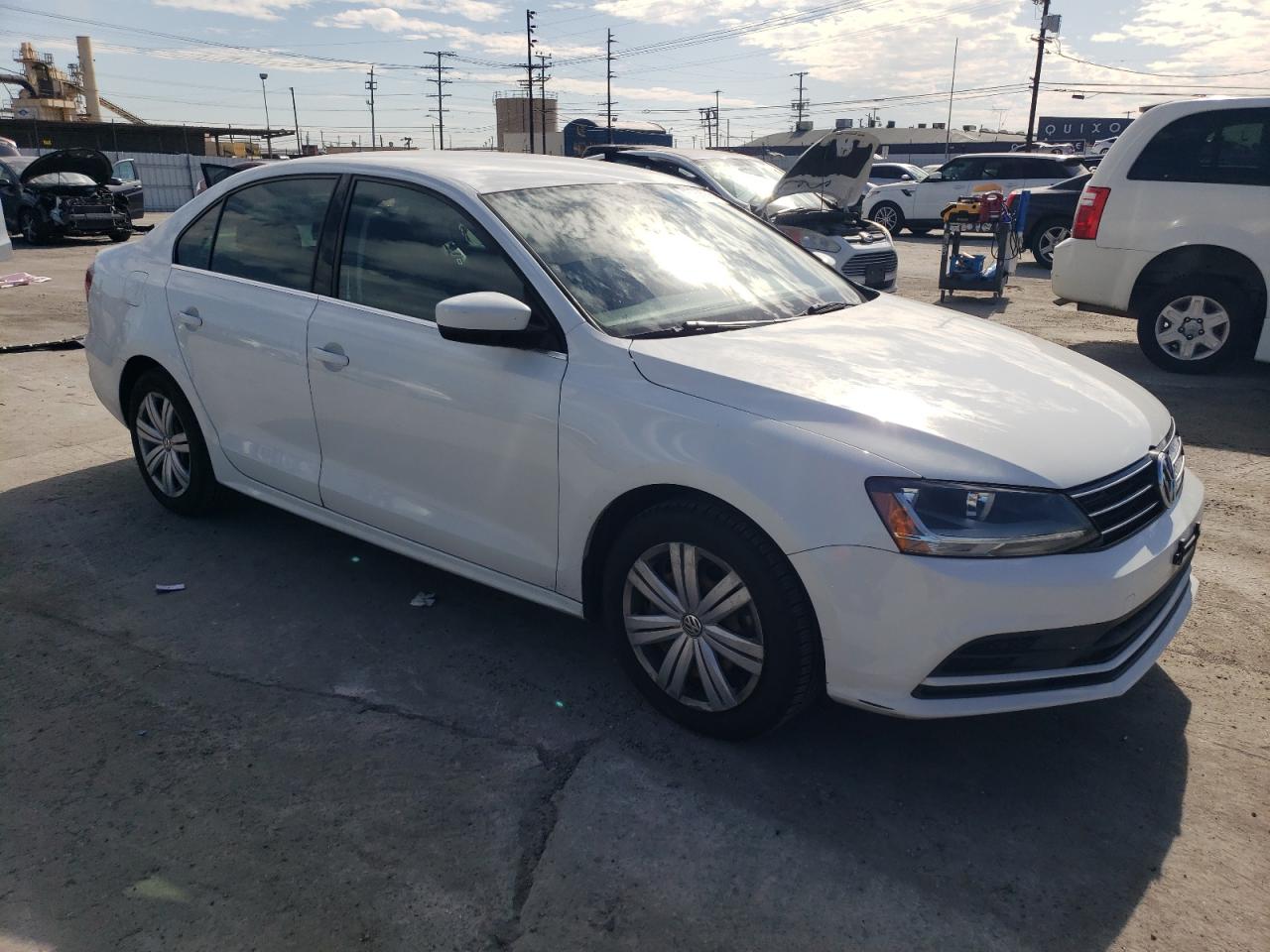 2017 Volkswagen Jetta - Image 4