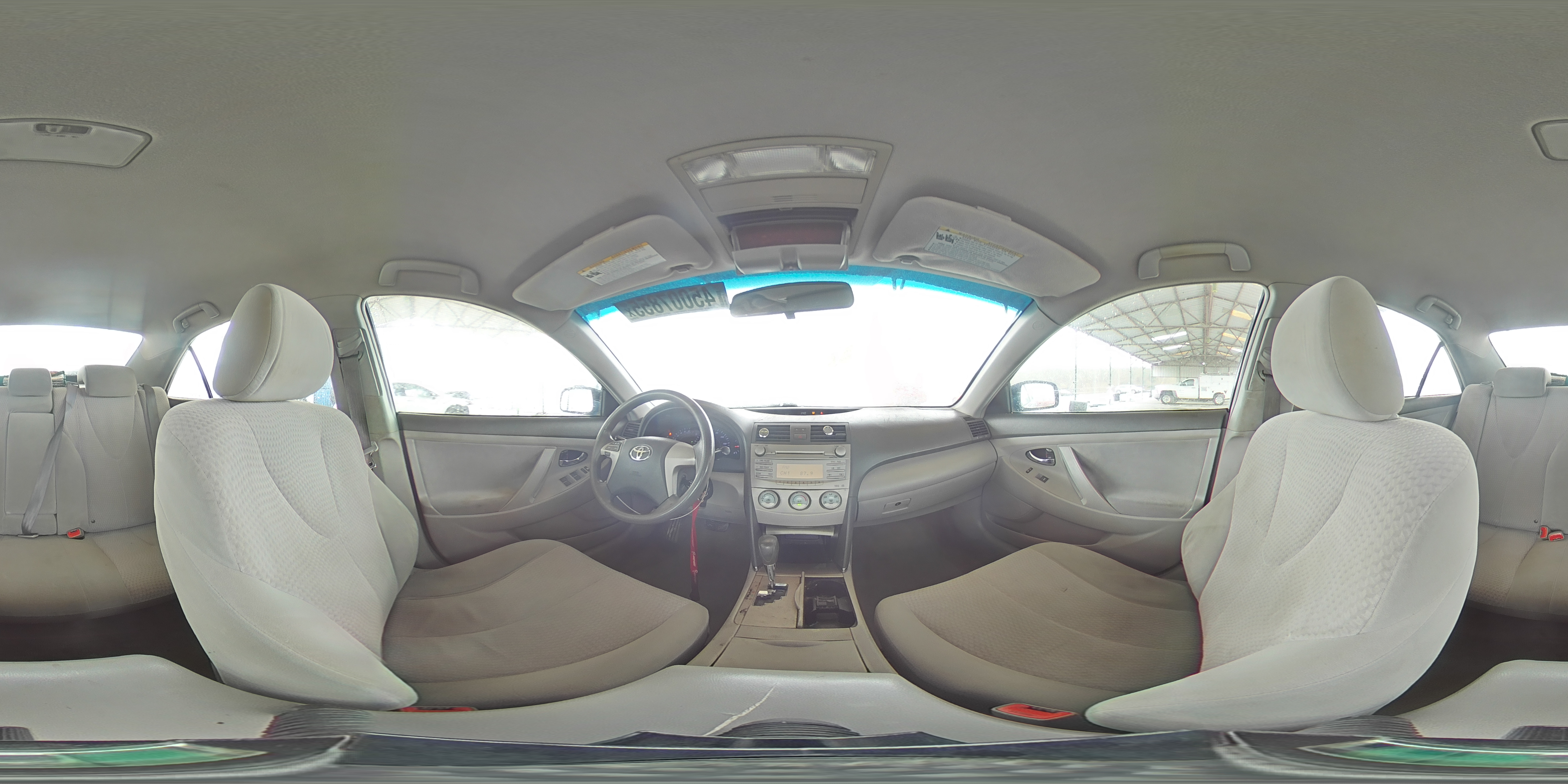 2011 Toyota Camry - Image 13