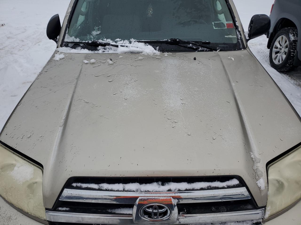 2005 Toyota 4Runner - Image 12