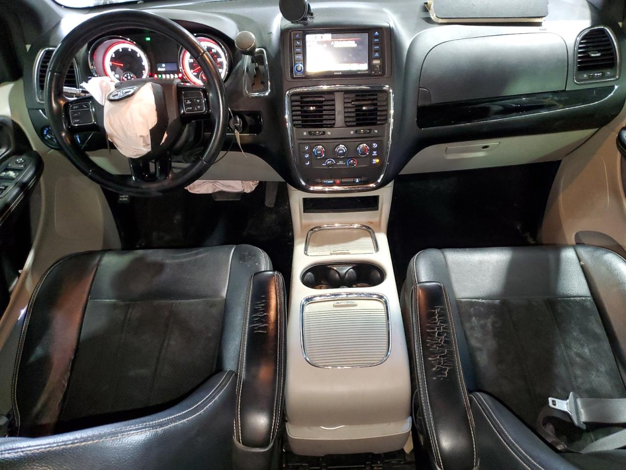 2017 Dodge Caravan - Image 8