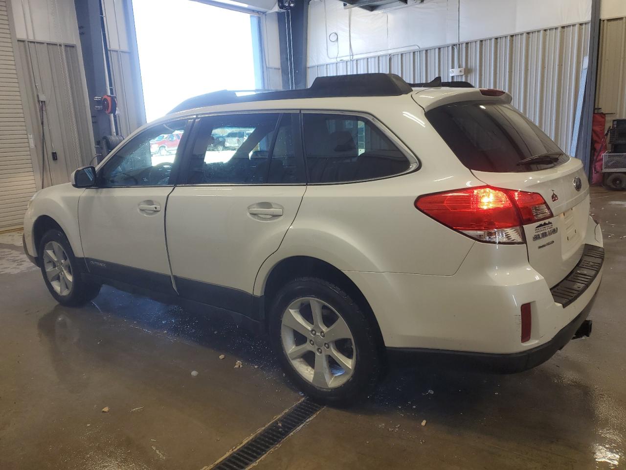 2014 Subaru Outback - Image 2