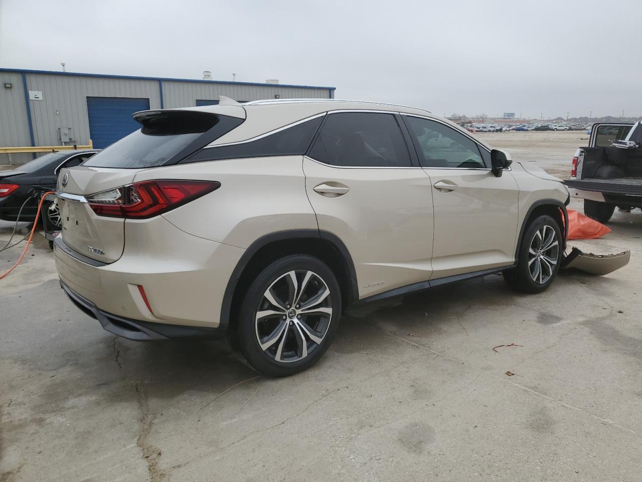 2018 Lexus RX - Image 3