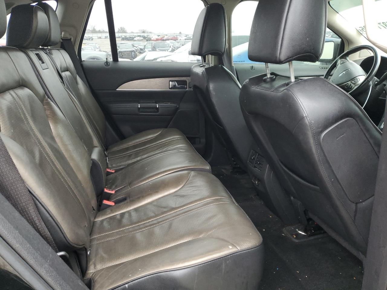 2011 Lincoln MKX - Image 11