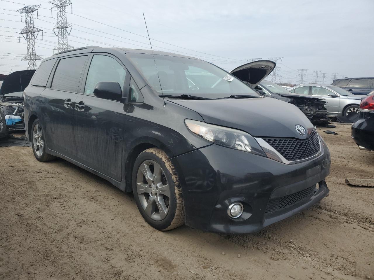 2011 Toyota Sienna - Image 4