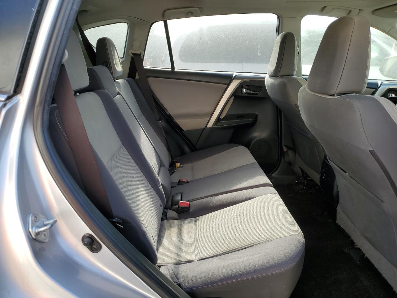 2015 Toyota RAV 4 - Image 11