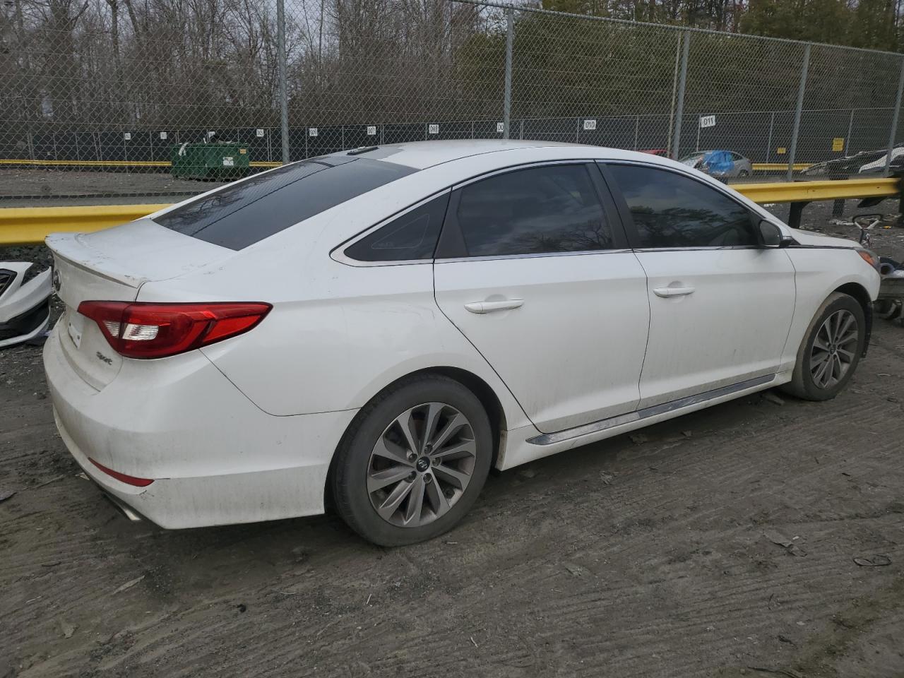 2015 Hyundai Sonata - Image 3