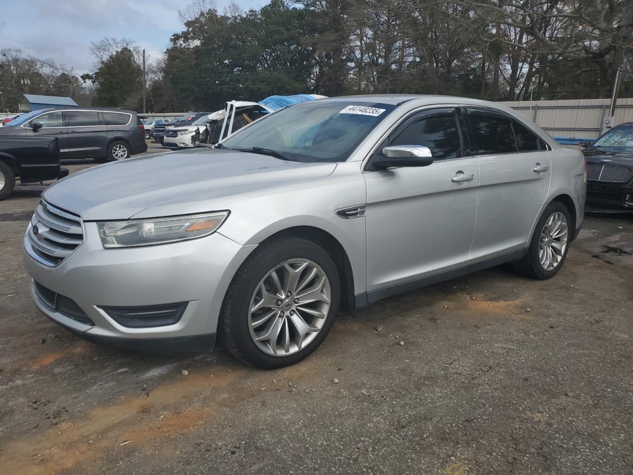 2014 Ford Taurus - Image 1