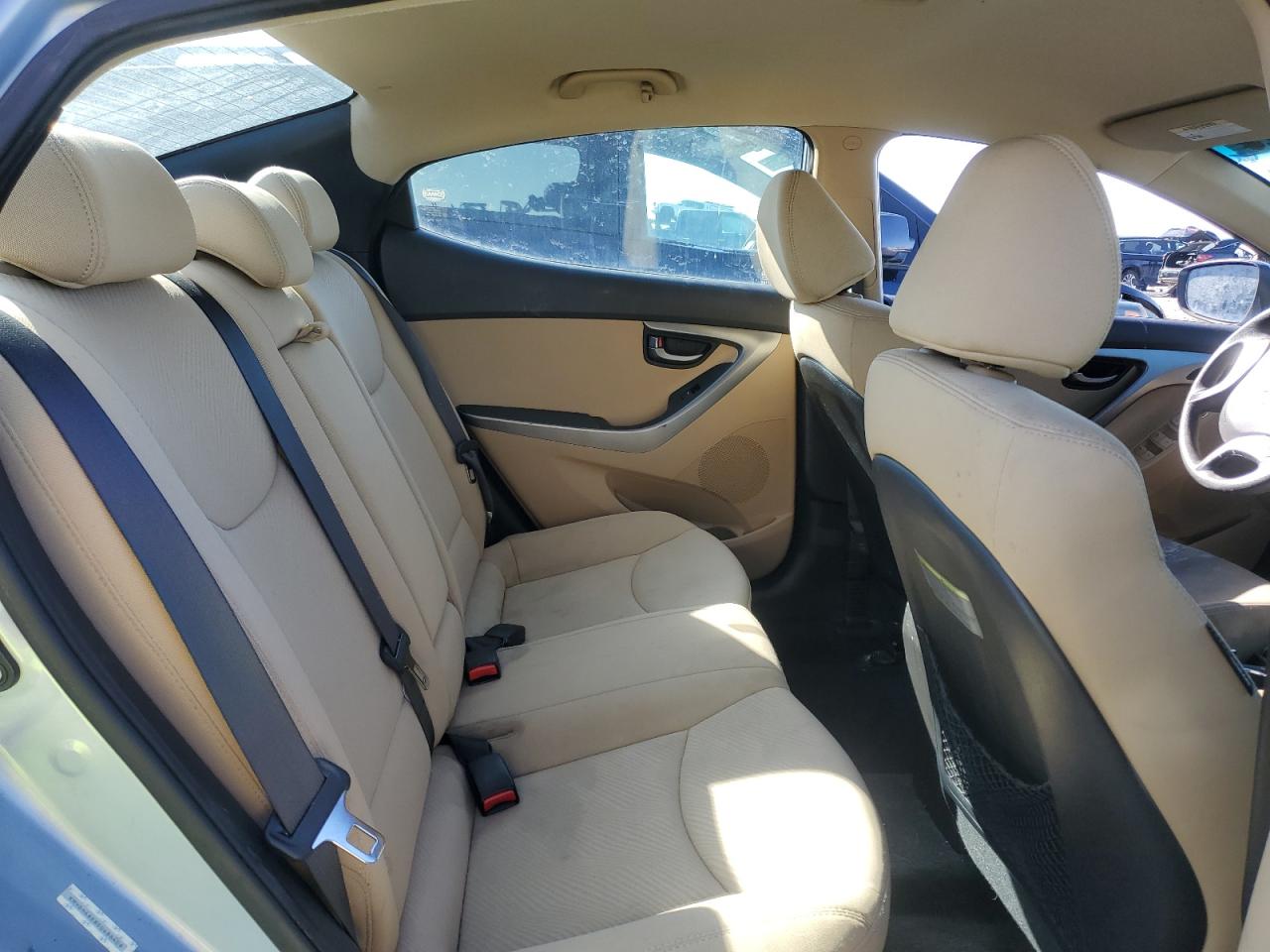 2013 Hyundai Elantra - Image 10