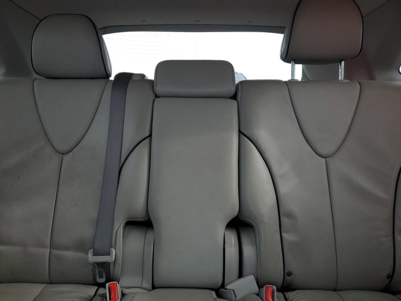2010 Toyota Venza - Image 10