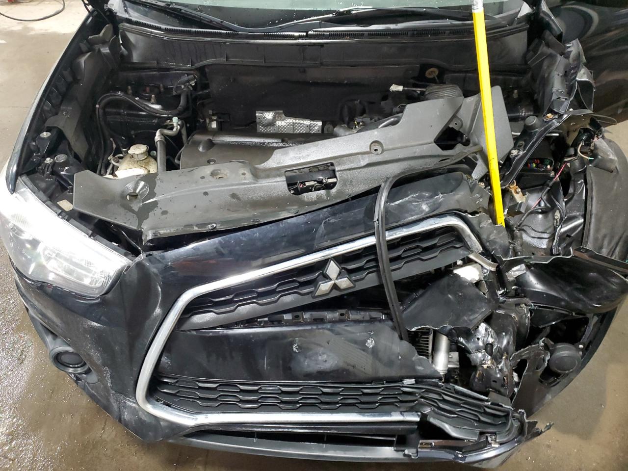 2015 Mitsubishi Outlander - Image 13