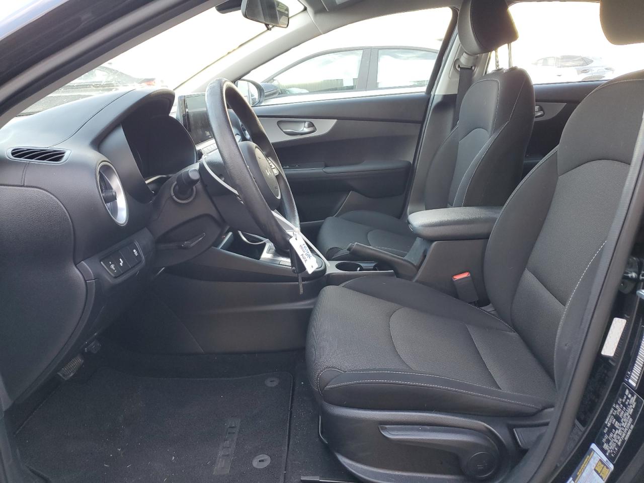 2023 Kia Forte - Image 7