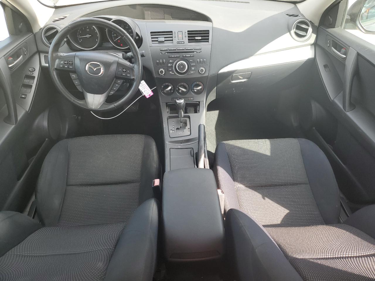 2012 Mazda 3 - Image 8