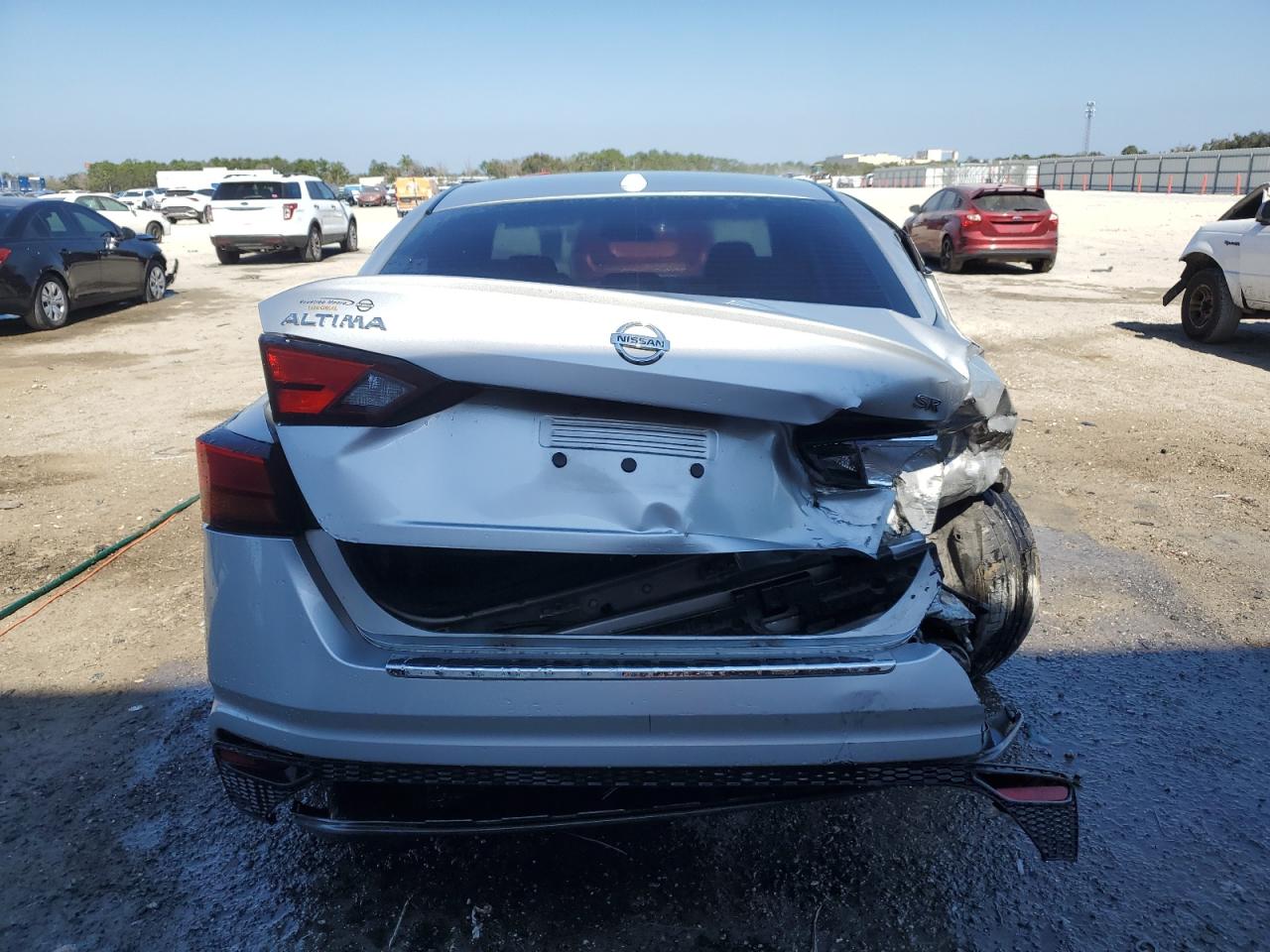 2019 Nissan Altima - Image 6