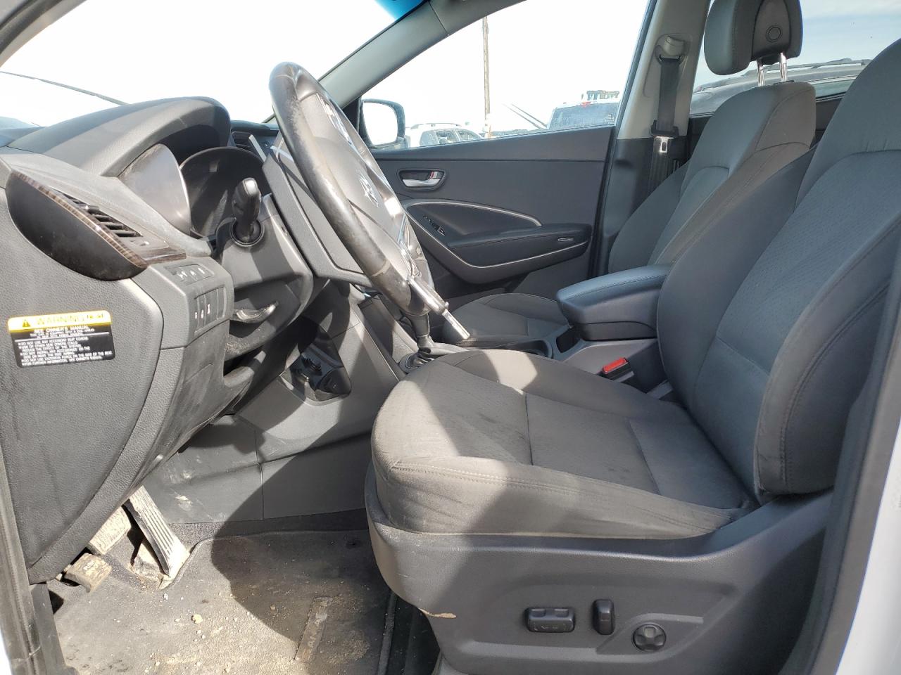 2016 Hyundai Santa Fe - Image 7