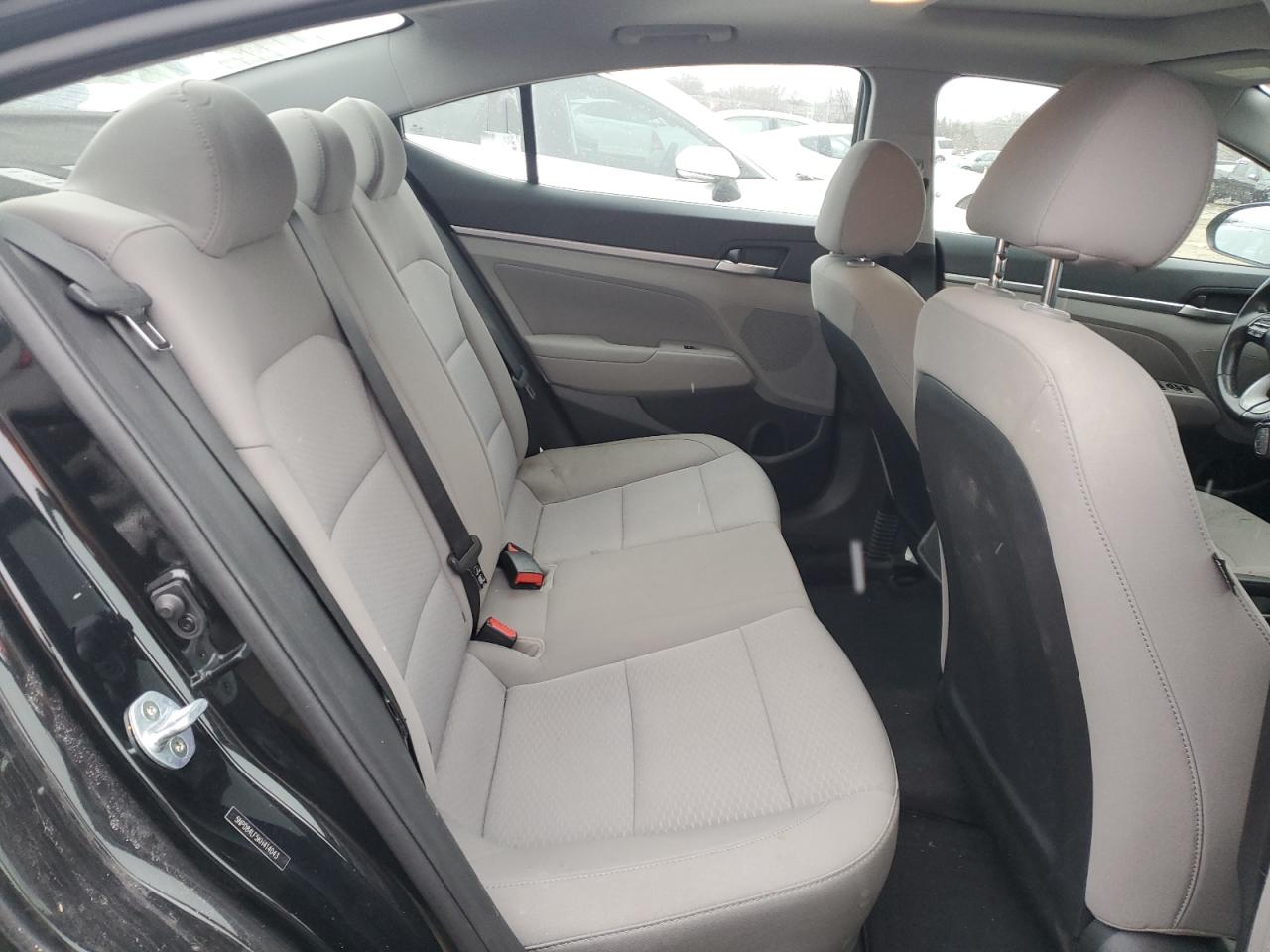 2019 Hyundai Elantra - Image 10
