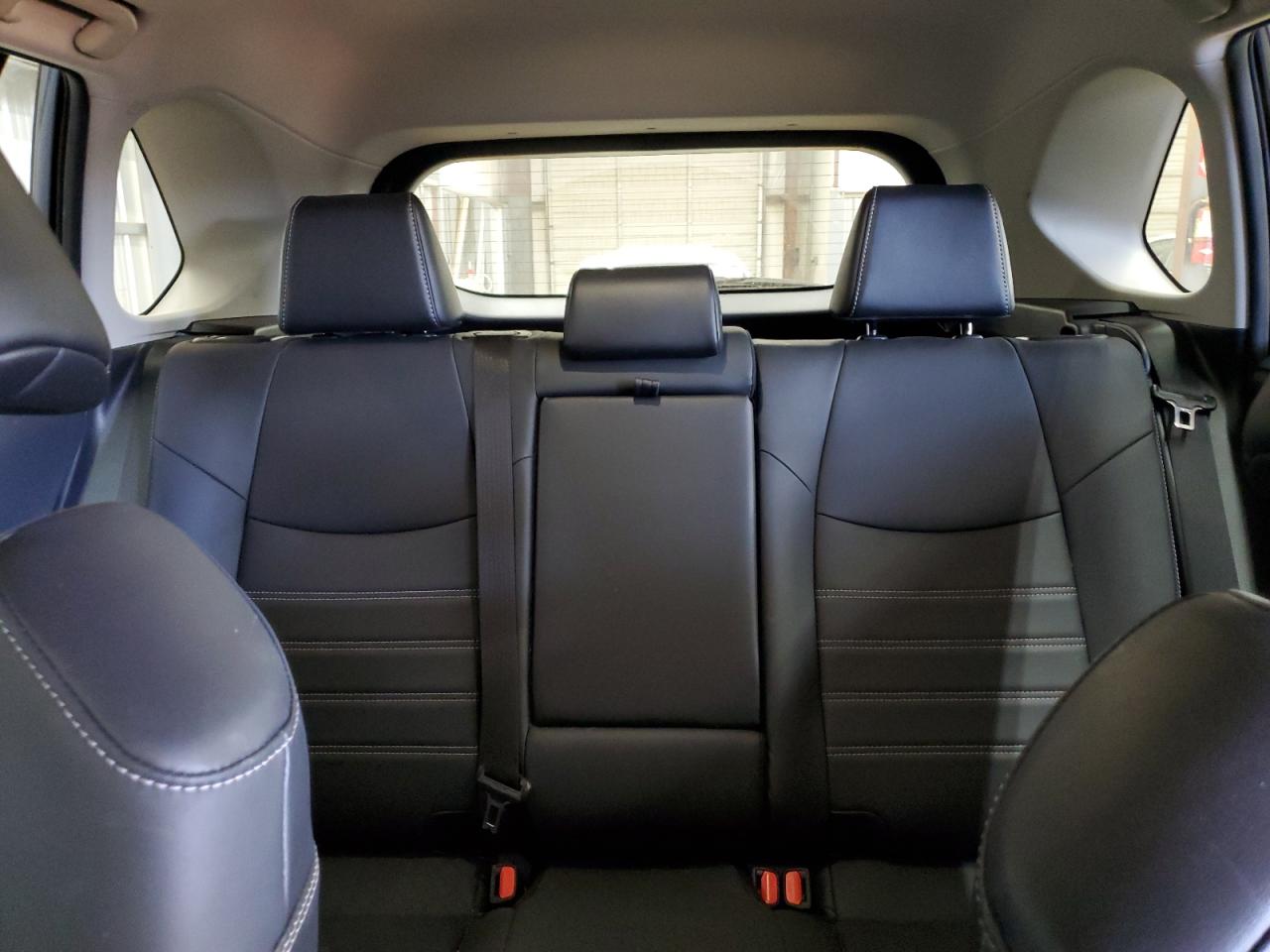 2022 Toyota RAV 4 - Image 10
