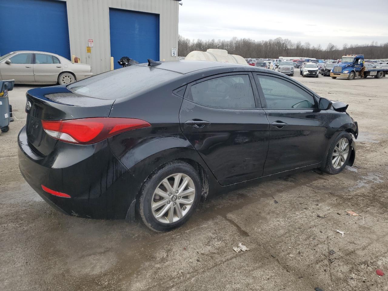 2015 Hyundai Elantra - Image 3