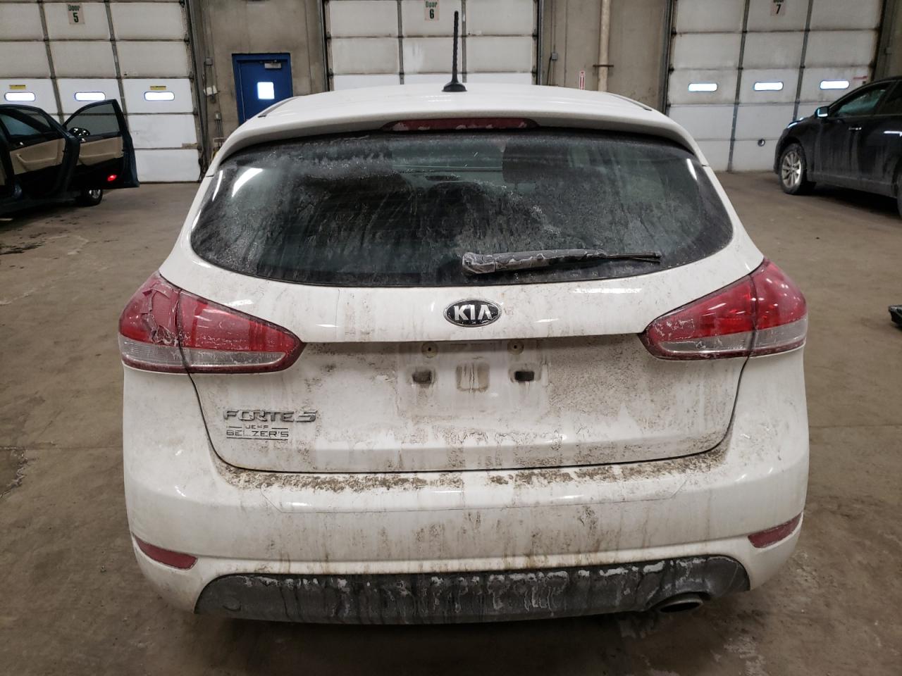 2017 Kia Forte - Image 6