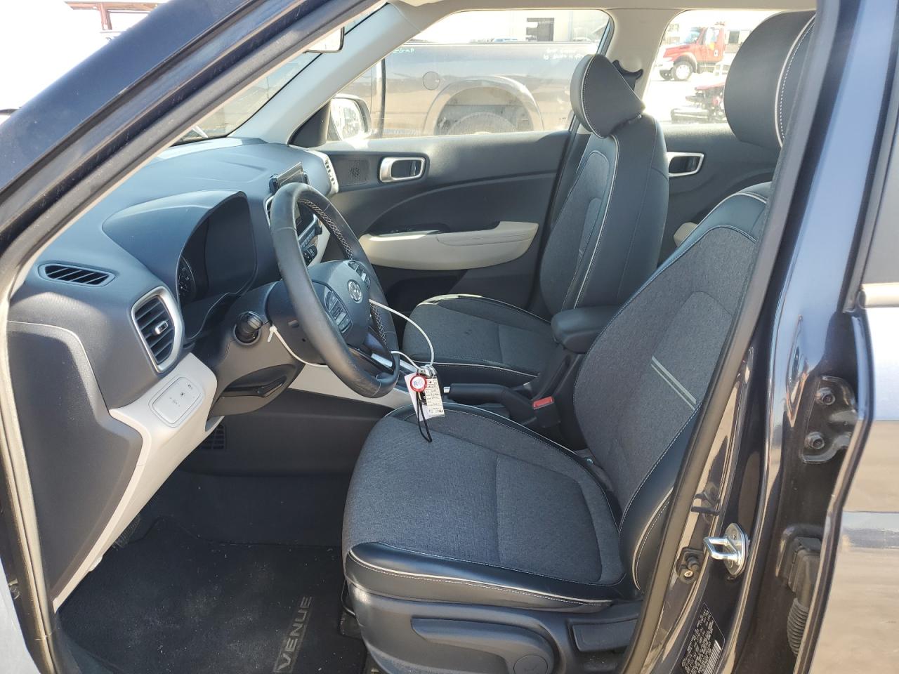 2020 Hyundai Venue - Image 7