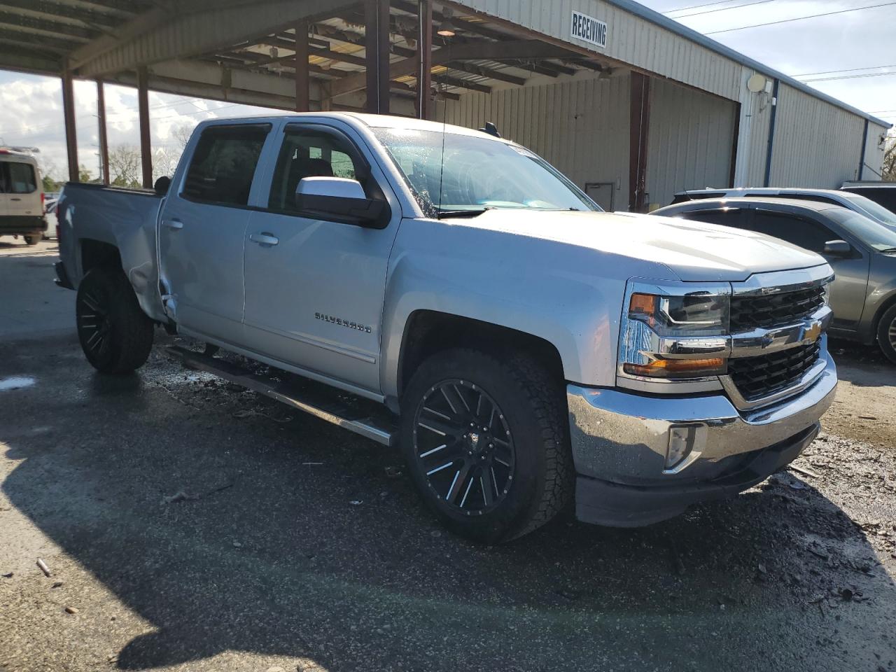 2016 Chevrolet Silverado - Image 4