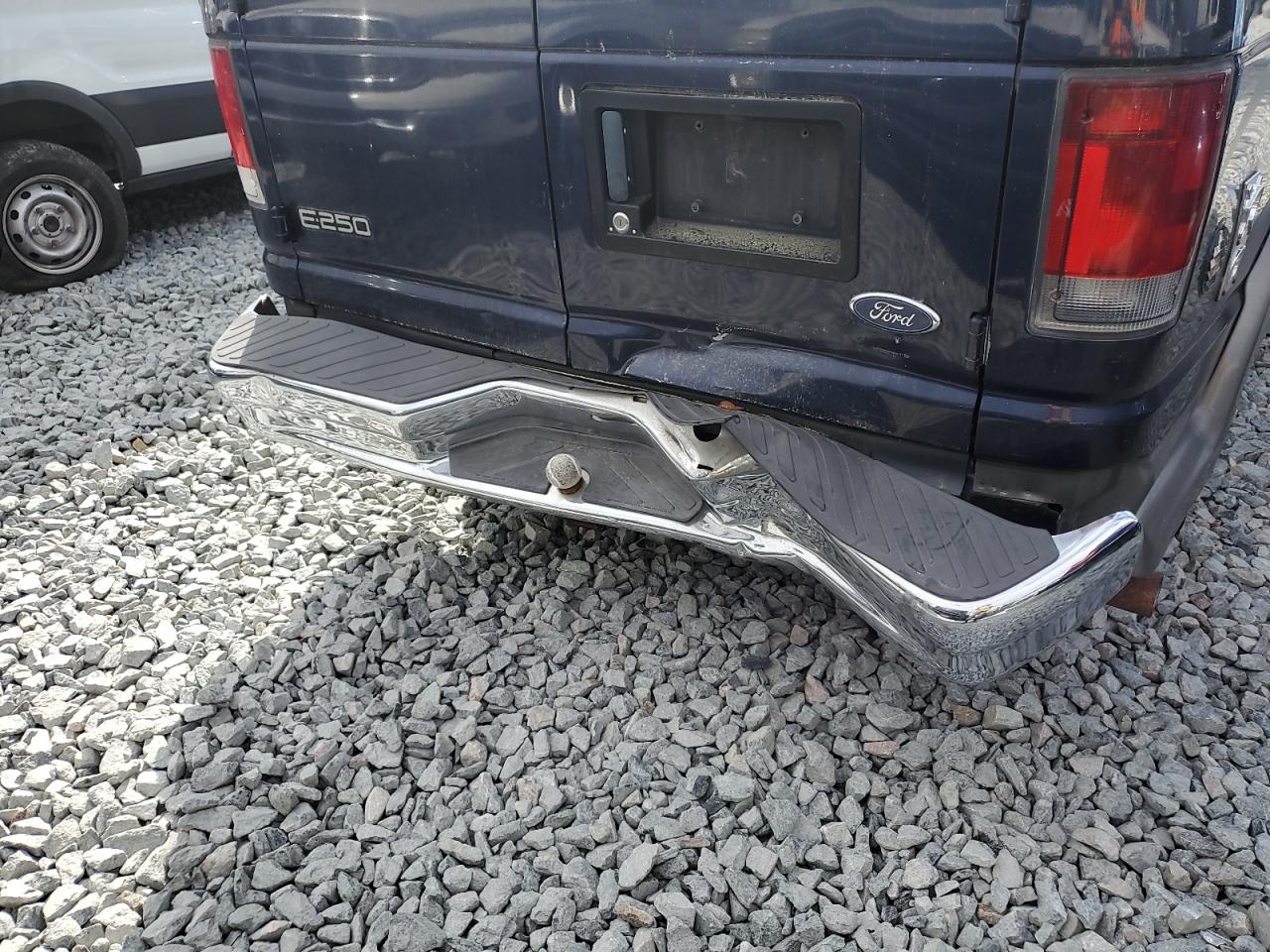 2003 Ford Econoline - Image 9