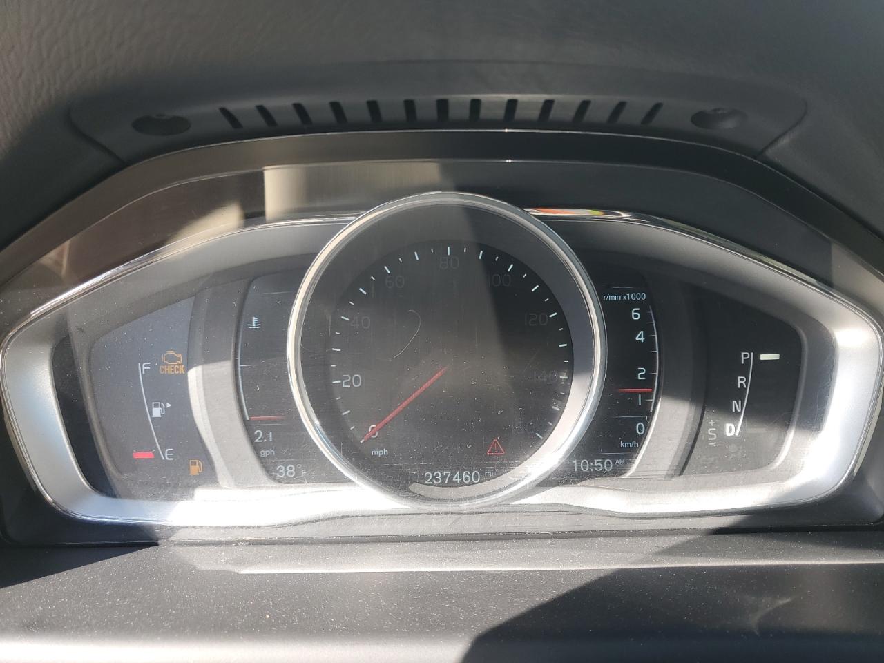2016 Volvo XC70 - Image 9