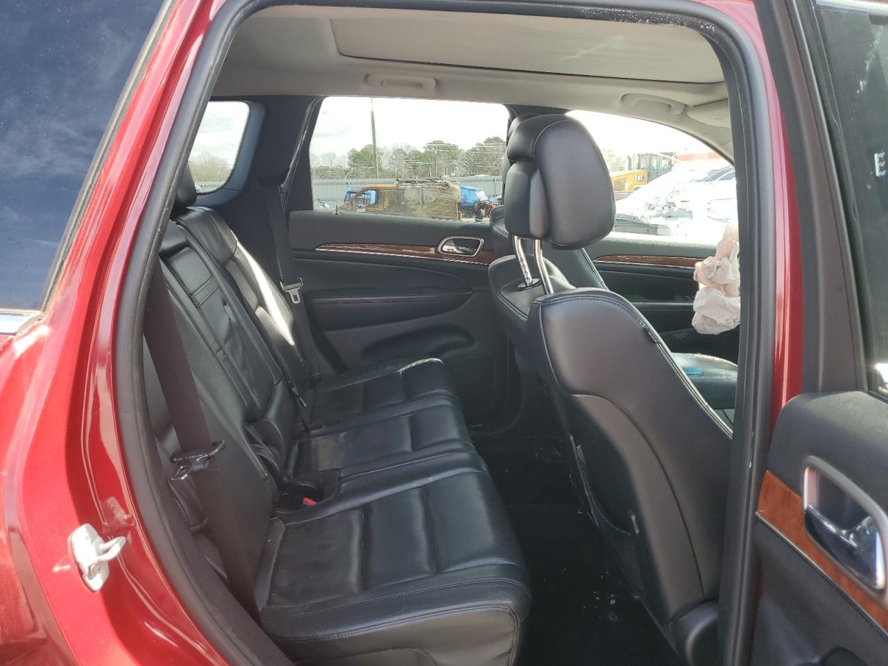 2012 Jeep Grand Cherokee - Image 11