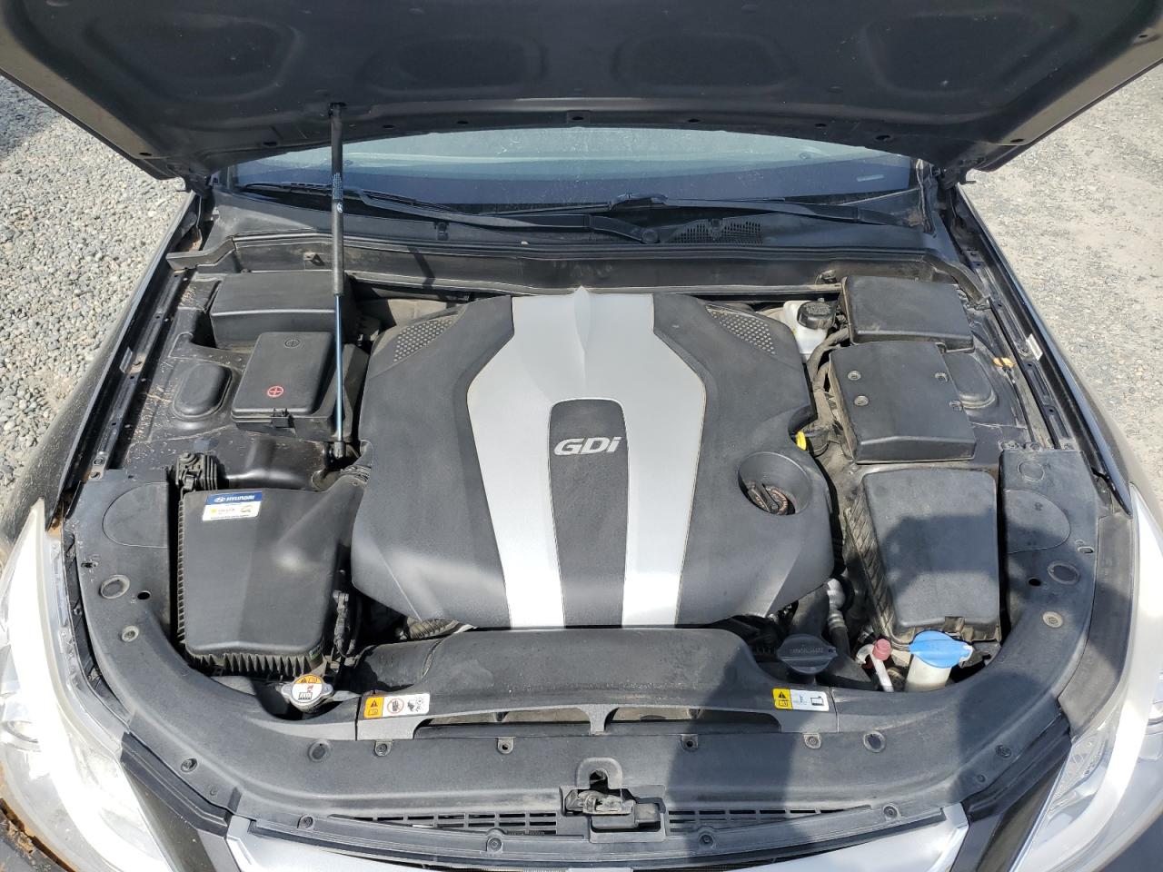 2013 Hyundai Genesis - Image 11