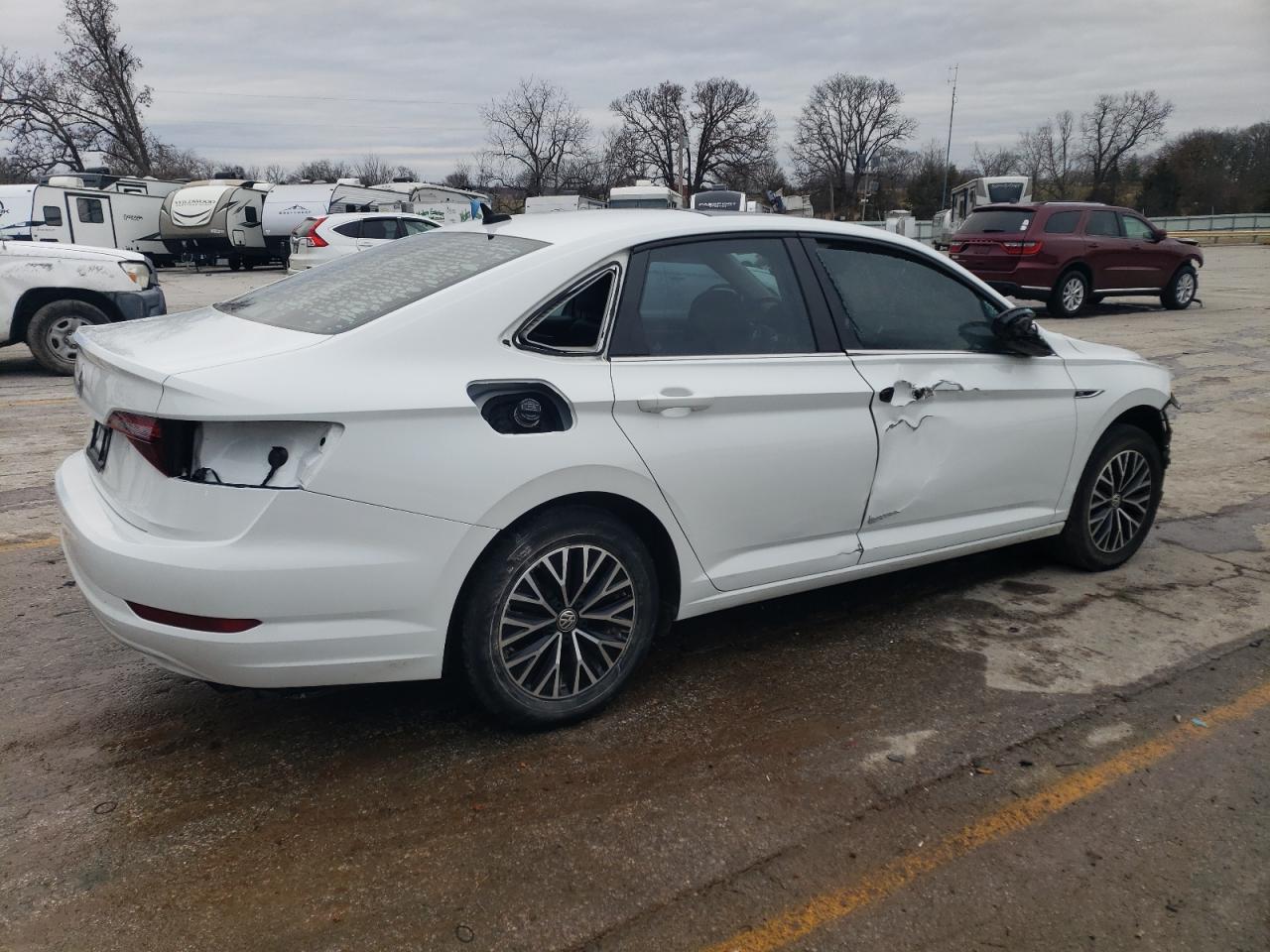 2019 Volkswagen Jetta - Image 3