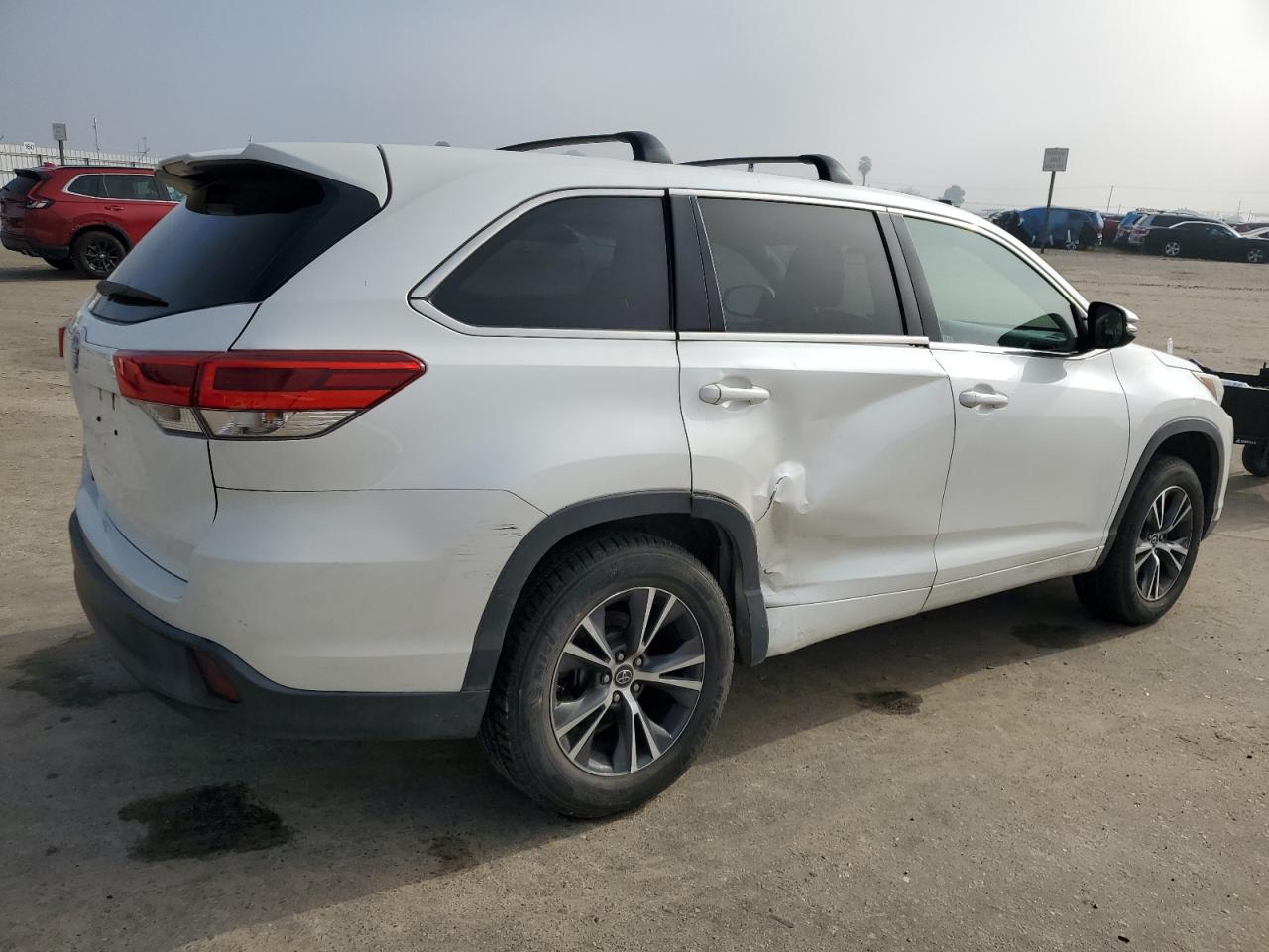 2017 Toyota Highlander - Image 3
