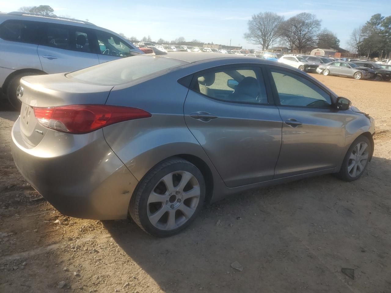 2011 Hyundai Elantra - Image 3