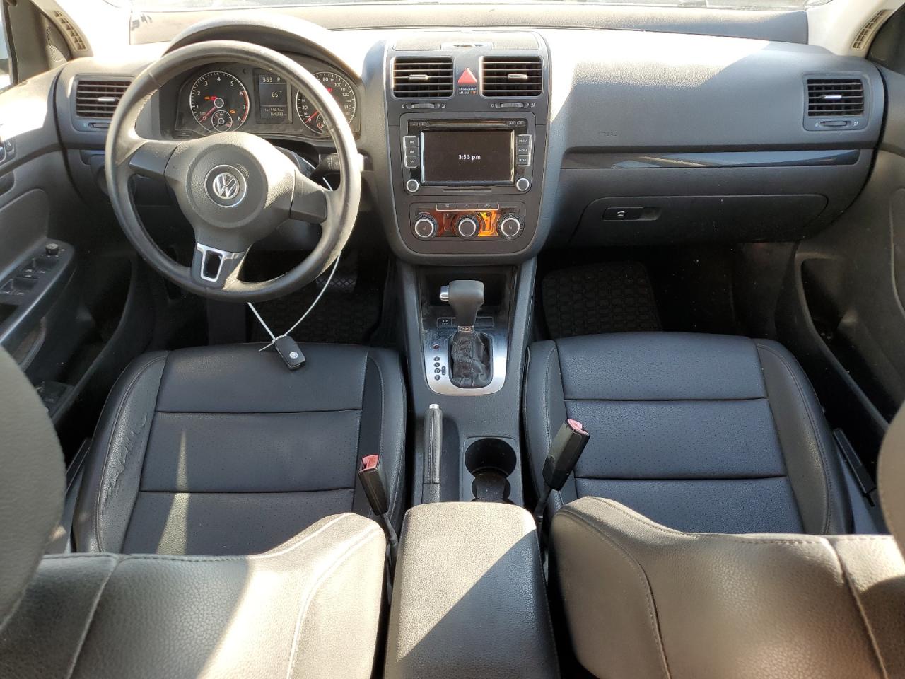 2010 Volkswagen Jetta - Image 8