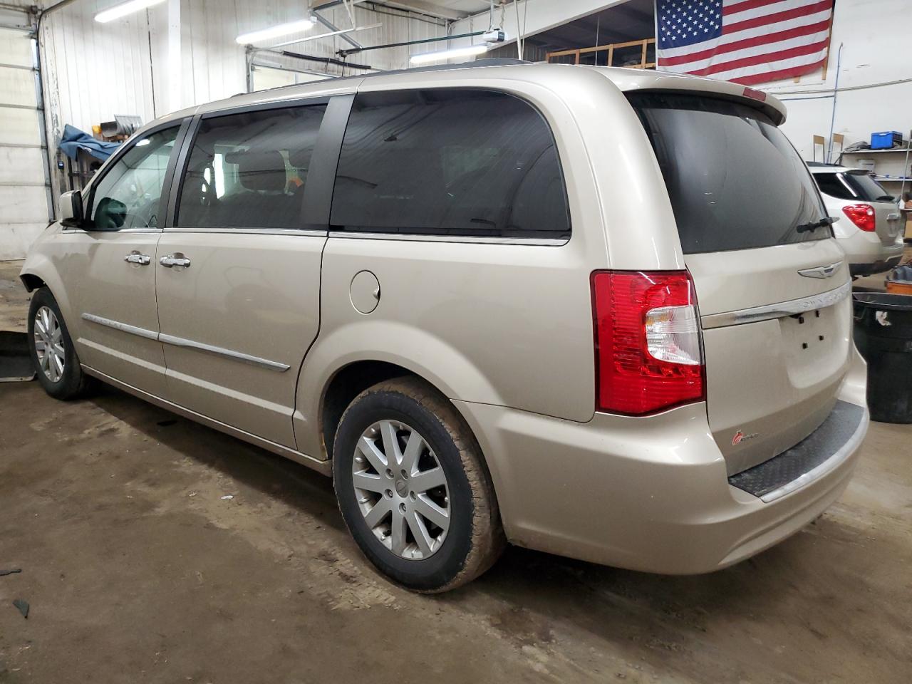 2015 Chrysler Town & Country - Image 2