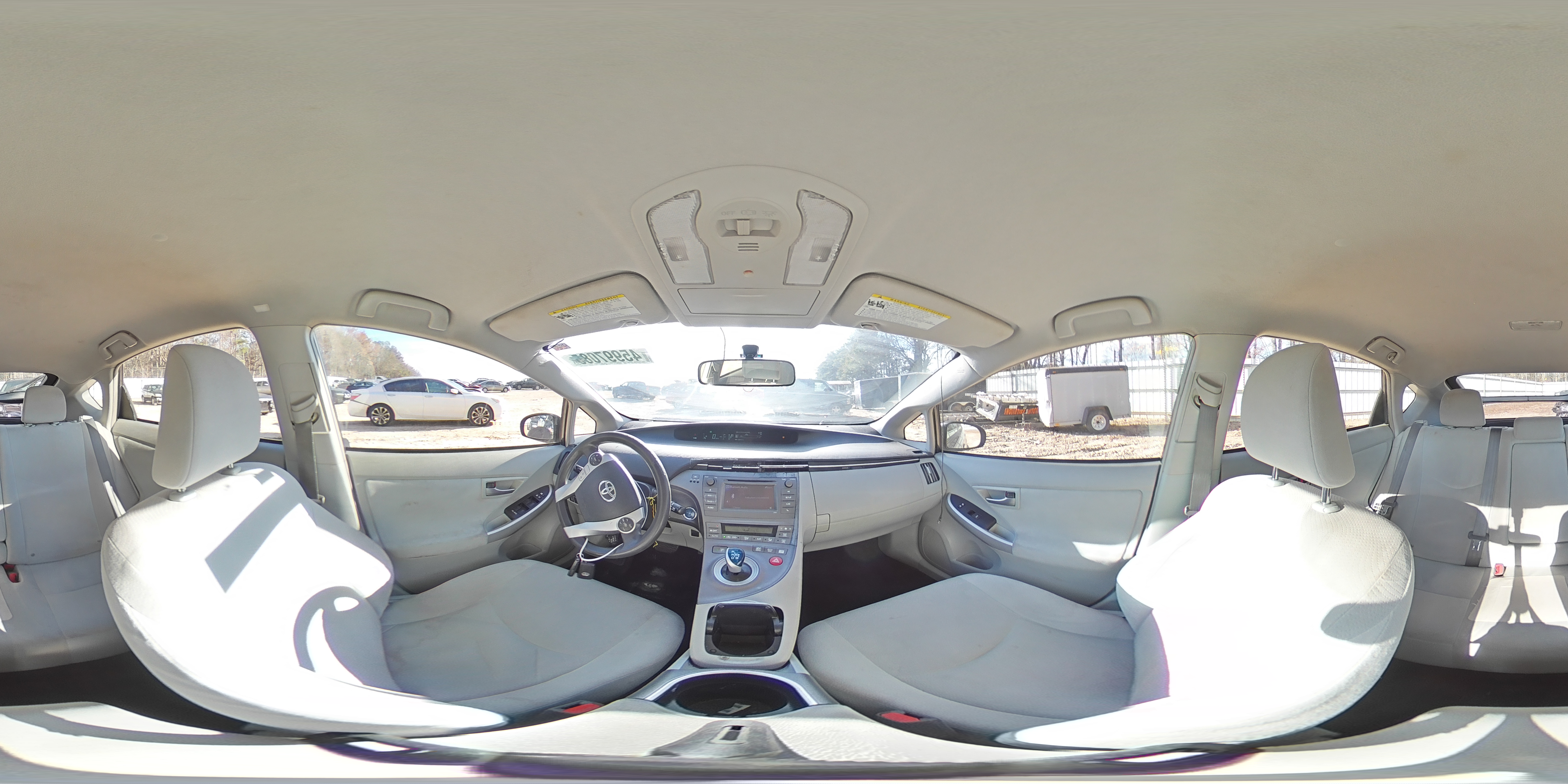 2015 Toyota Prius - Image 13