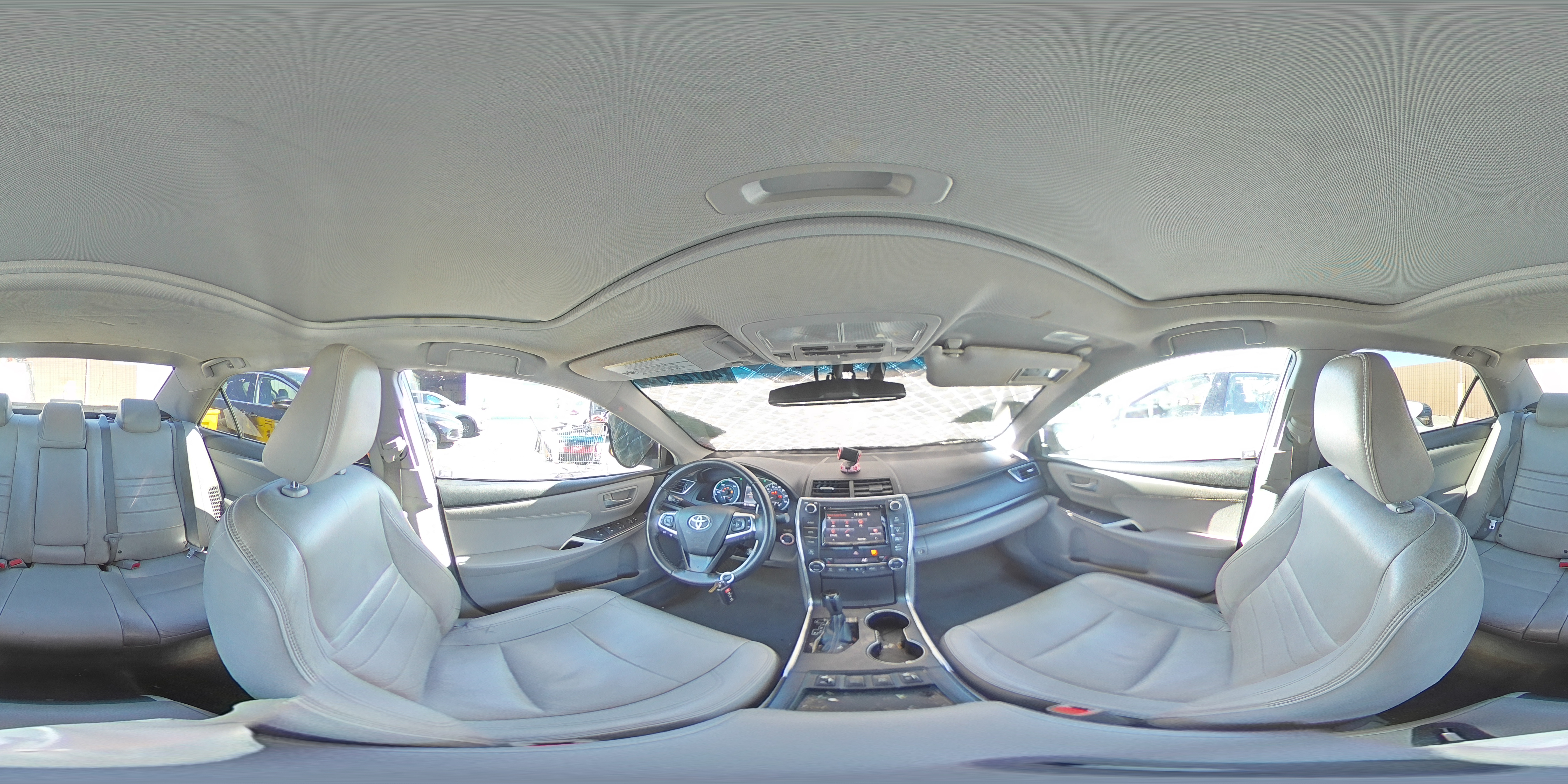 2015 Toyota Camry - Image 13